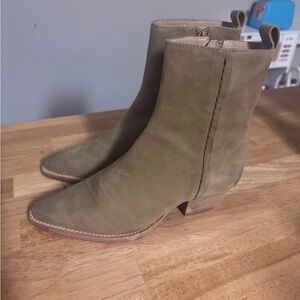 Free People Suede Ankle Boots size 6
